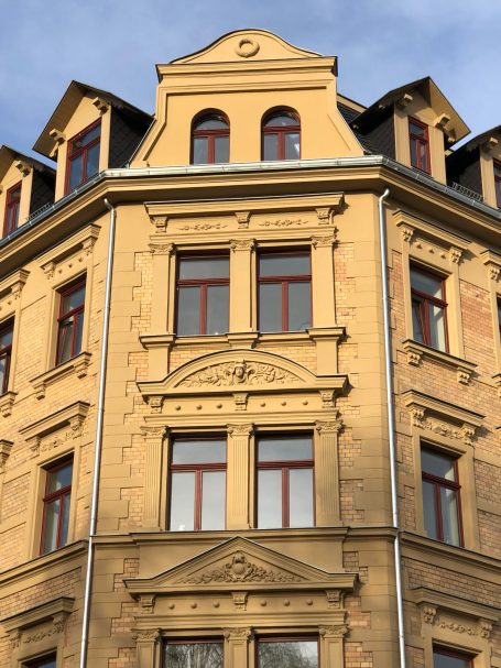 stuckateur restaurierung fassade altbau leipzig